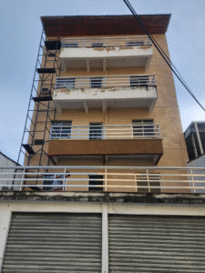 Pintura de fachada predial - Praia Seca, RJ