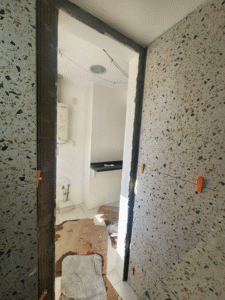 Revestimento e bancada em Porcelanato, área de serviço Barra da tijuca